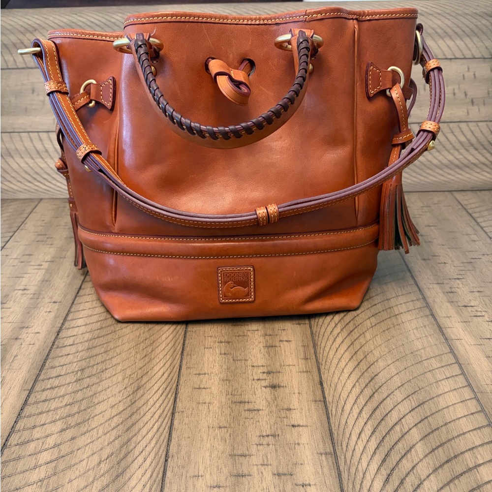 Dooney & Bourke Florentine Buckley Bag in Natural. GUC
